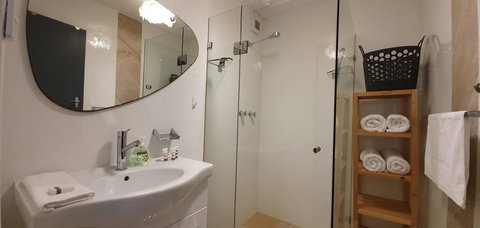 Lawley Luxury Views - Perth City, Swan River - Accommodation Yamba 23