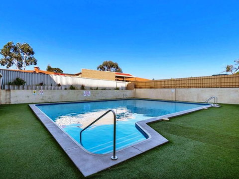 Lawley Luxury Views - Perth City, Swan River - Accommodation Yamba 25