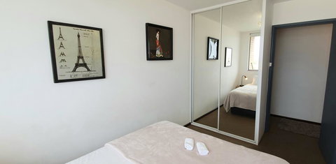 Lawley Luxury Views - Perth City, Swan River - Accommodation Yamba 11