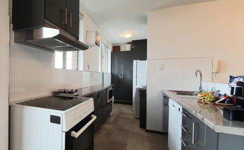 Lawley Luxury Views - Perth City, Swan River - Accommodation Yamba 3