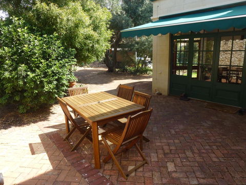 The Russell House - Accommodation Yamba 16
