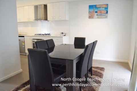 North Coogee Beach House - Accommodation Yamba 19