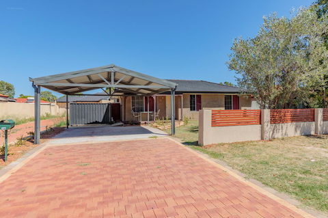 Brilliant, Neat, Convenient, Family-friendly House - Accommodation Yamba 15