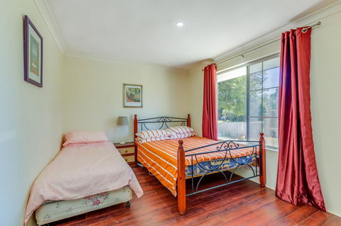 Brilliant, Neat, Convenient, Family-friendly House - Accommodation Yamba 8