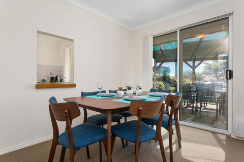 Como South Perth Villa - Accommodation Yamba 0