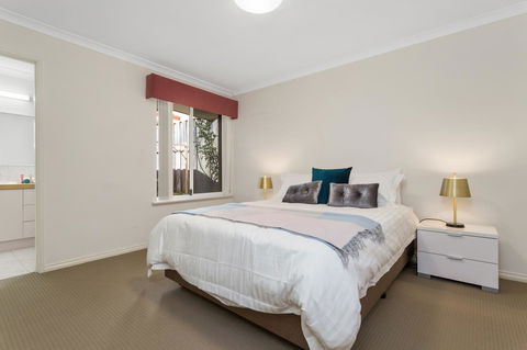 Como South Perth Villa - Accommodation Yamba 19