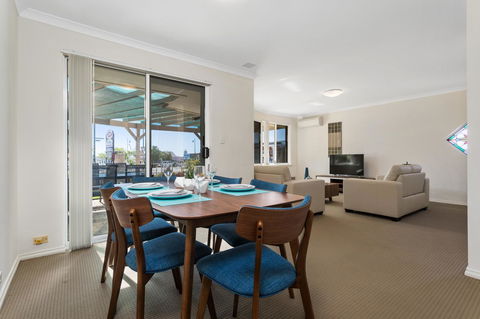 Como South Perth Villa - Accommodation Yamba 8