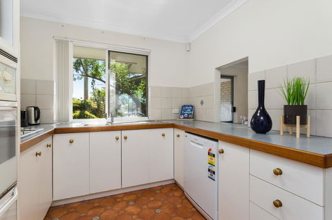 Como South Perth Villa - Accommodation Yamba 11
