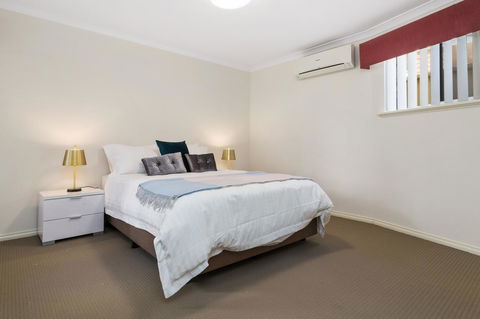 Como South Perth Villa - Accommodation Yamba 28