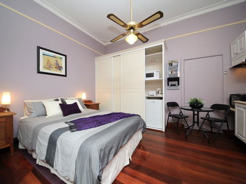 Dawson Accommodation - Accommodation Yamba 0