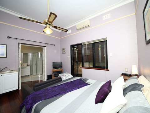 Dawson Accommodation - Accommodation Yamba 1