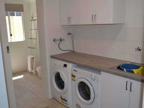 Caravel Beach House Mandurah - Accommodation Yamba 33