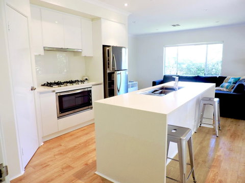 Contemporary Cove - Quindalup - Accommodation Yamba 7
