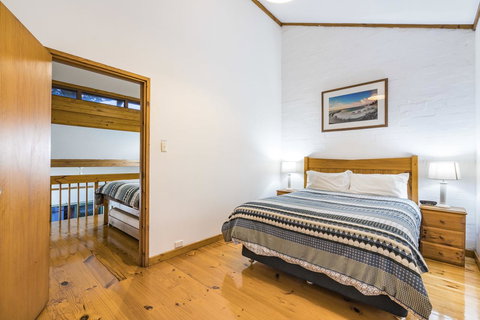 Cottesloe Beach Chalets - Accommodation Yamba 8