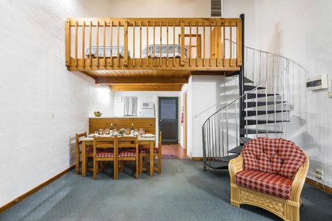 Cottesloe Beach Chalets - Accommodation Yamba 30