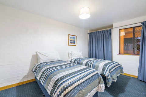 Cottesloe Beach Chalets - Accommodation Yamba 40