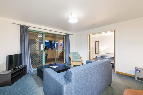 Cottesloe Beach Chalets - Accommodation Yamba 42