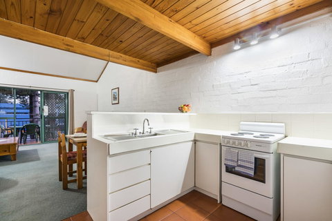 Cottesloe Beach Chalets - Accommodation Yamba 27