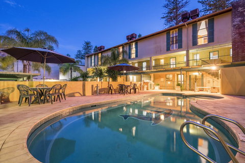 Cottesloe Beach Chalets - Accommodation Yamba 0