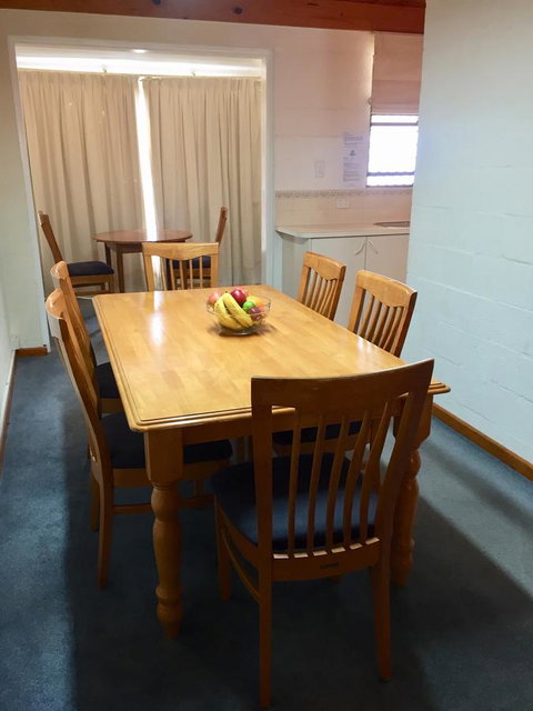 Cottesloe Beach Chalets - Accommodation Yamba 22