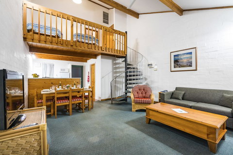 Cottesloe Beach Chalets - Accommodation Yamba 32