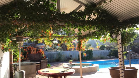 Swan Valley Rest Cottage - Accommodation Yamba 0