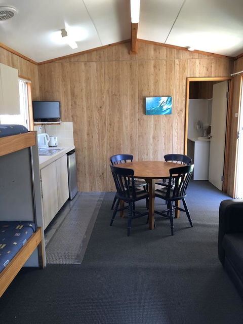 The Aurelian Cabin - Accommodation Yamba 7