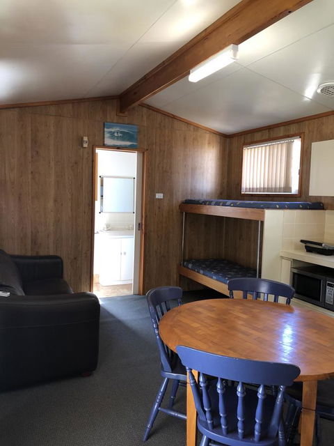The Aurelian Cabin - Accommodation Yamba 5