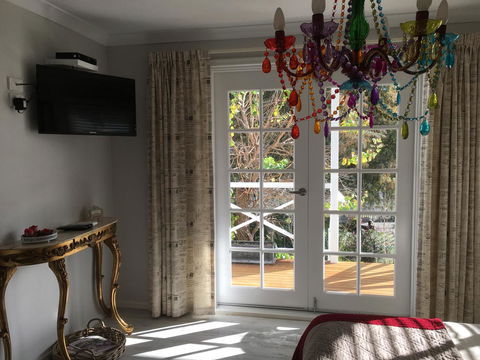 Applegate Lane Chalet - Accommodation Yamba 6