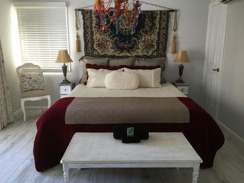 Applegate Lane Chalet - Accommodation Yamba 0