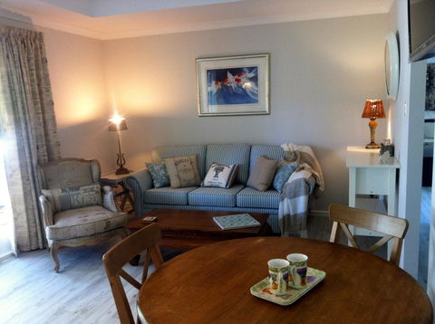 Applegate Lane Chalet - Accommodation Yamba 11
