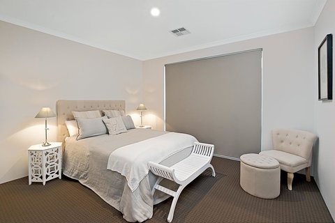 Into The Blue - Accommodation Yamba 7