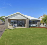 Into The Blue - Accommodation Yamba