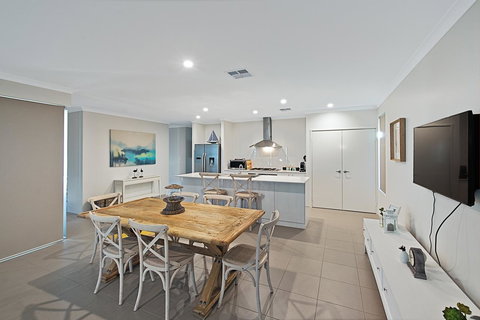 Into The Blue - Accommodation Yamba 4