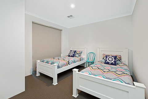 Into The Blue - Accommodation Yamba 10