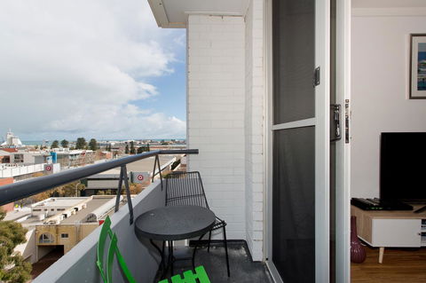 Ocean Breeze Apartment - Accommodation Yamba 1