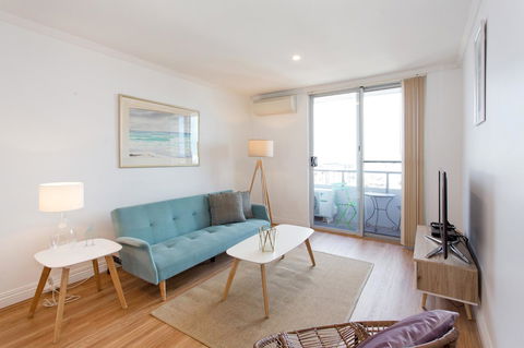 Ocean Breeze Apartment - Accommodation Yamba 0