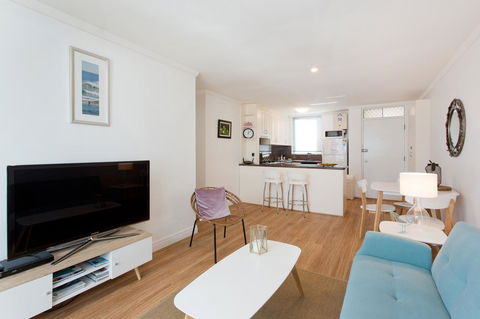 Ocean Breeze Apartment - Accommodation Yamba 8
