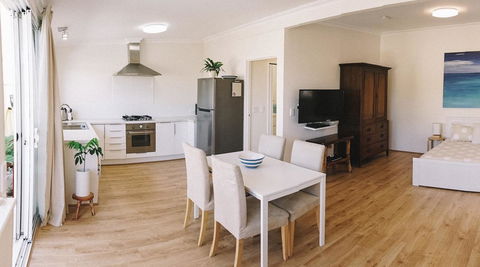 Sun Studio - Accommodation Yamba 2