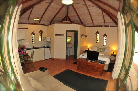 Waterfall Cottages - Accommodation Yamba 20
