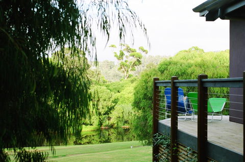 Waterfall Cottages - Accommodation Yamba 15