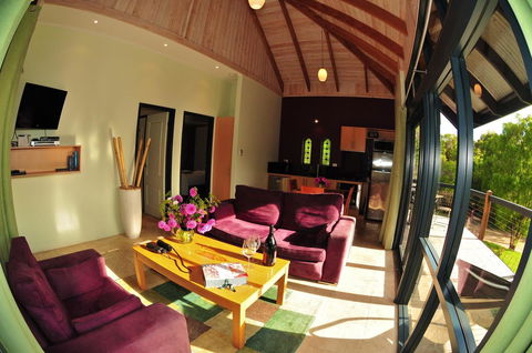 Waterfall Cottages - Accommodation Yamba 12