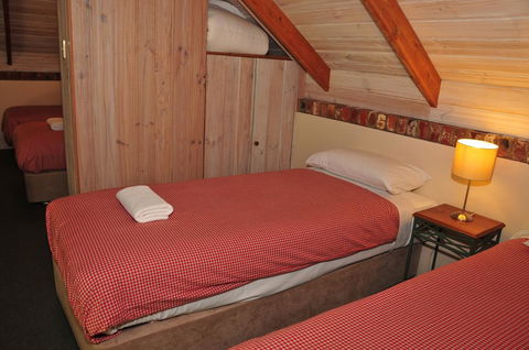 Waterfall Cottages - Accommodation Yamba 16