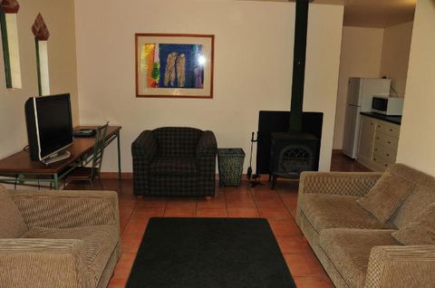 Waterfall Cottages - Accommodation Yamba 6