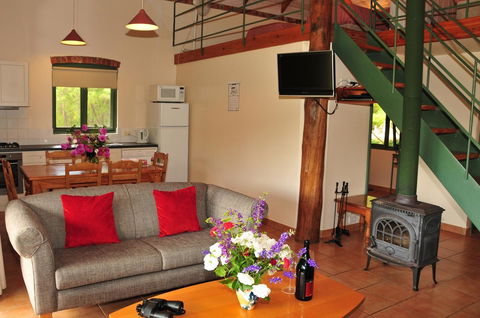 Waterfall Cottages - Accommodation Yamba 14
