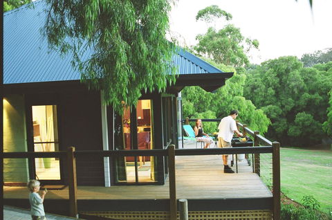 Waterfall Cottages - Accommodation Yamba 1