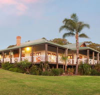 The Farmhouse - Accommodation Yamba