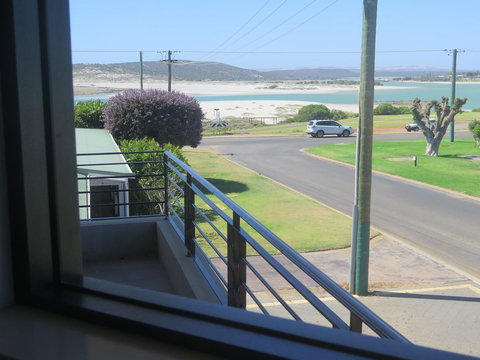 Kalbarri Riverfront Unit - Accommodation Yamba 4