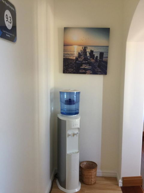 The Royal Dolphin Bed & Breakfast Safety Bay - Accommodation Yamba 26