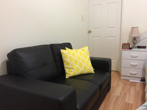 The Royal Dolphin Bed & Breakfast Safety Bay - Accommodation Yamba 2